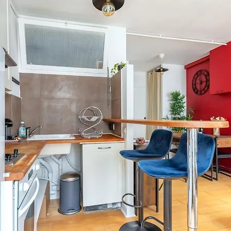 Apartment Cinema Paris