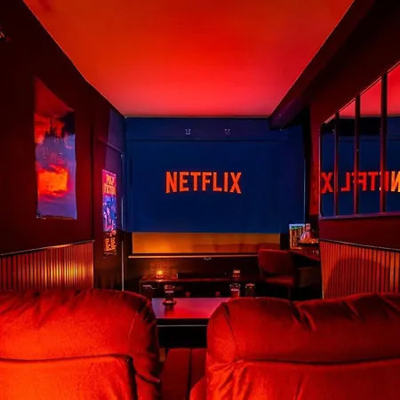 Apartment Cinema Paris
